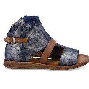 Miz Mooz "Finney" Metallic Sandal Sz 39 (US-8.5)